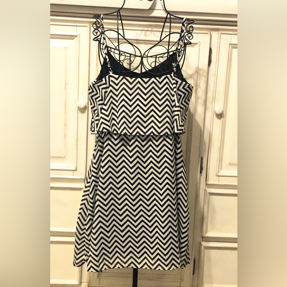Chevron Pattern Dress - Picture 3 of 4